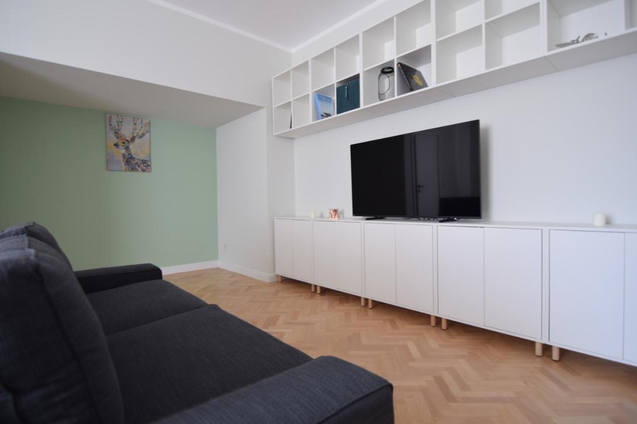 Beautiful Apartment In Old City Bucureşti Ngoại thất bức ảnh