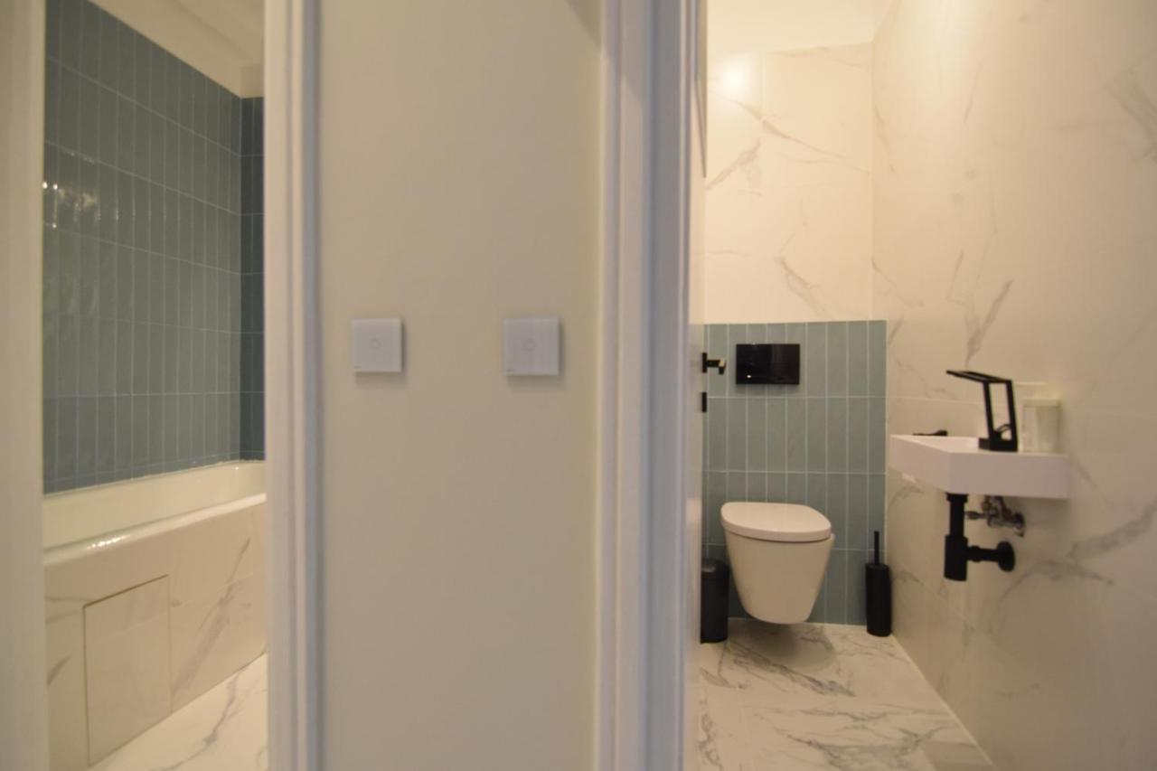 Beautiful Apartment In Old City Bucureşti Ngoại thất bức ảnh