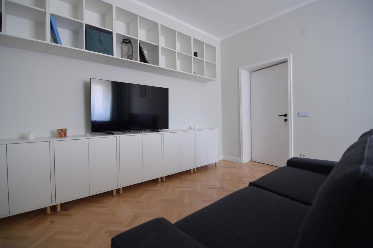 Beautiful Apartment In Old City Bucureşti Ngoại thất bức ảnh