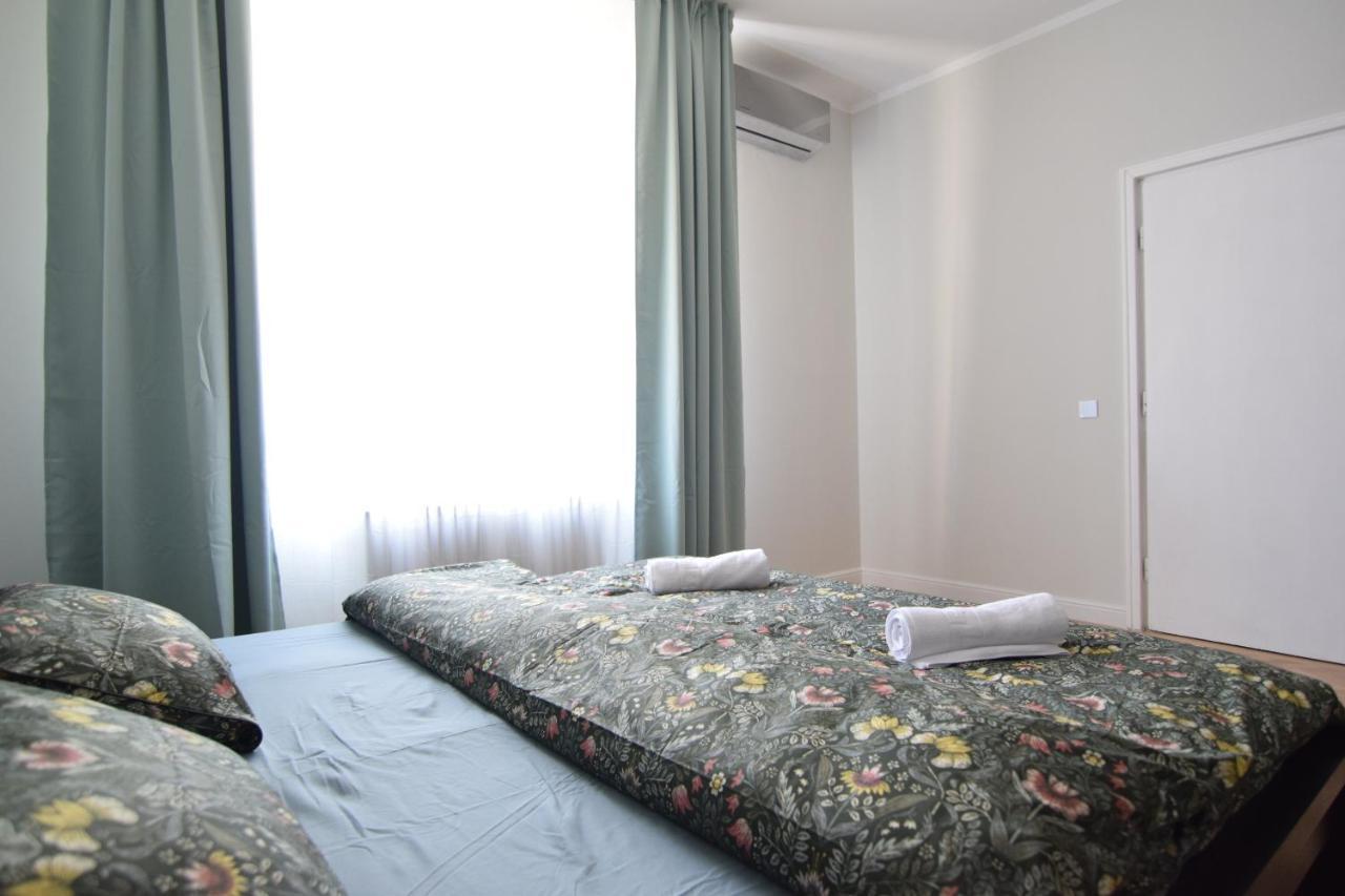 Beautiful Apartment In Old City Bucureşti Ngoại thất bức ảnh