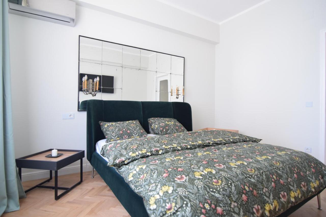 Beautiful Apartment In Old City Bucureşti Ngoại thất bức ảnh
